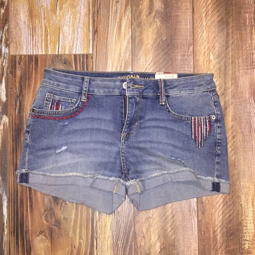 NWT Arizona Jean Co. Sz.7 Shortie Medium Wash
